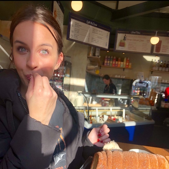 Meet your Posher, Molly - Picture 1 of 1